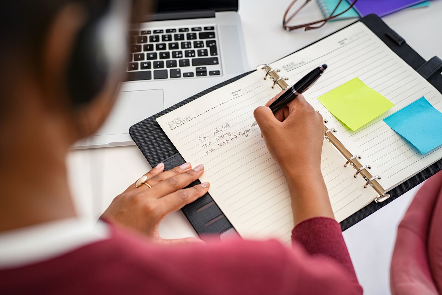 TIPS ON HOW TO MOTIVATE YOURSELF AND BE PRODUCTIVE